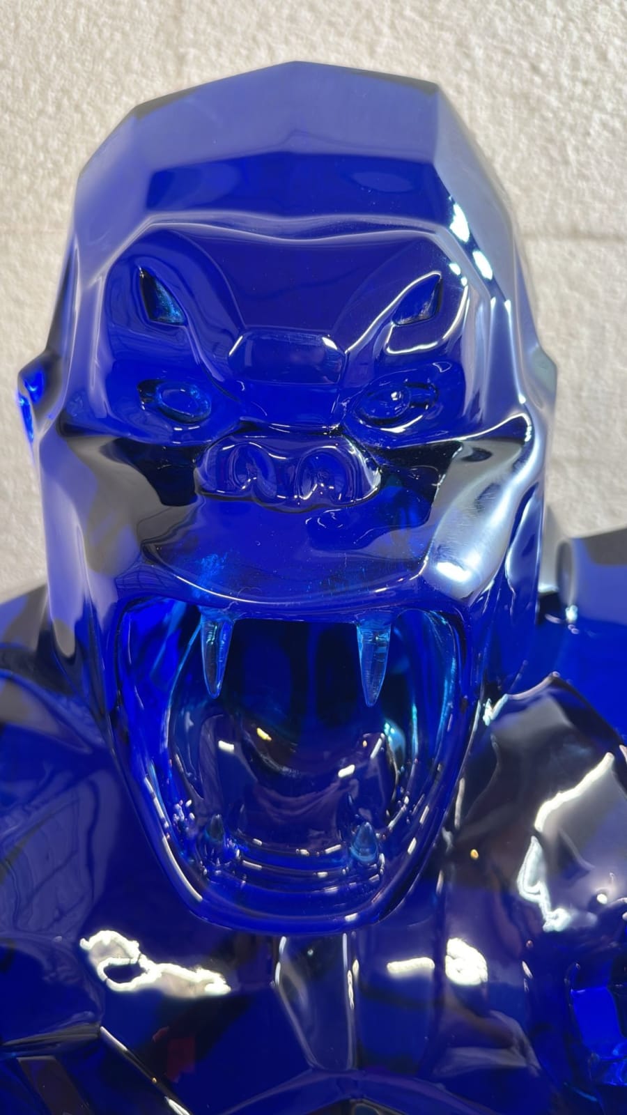 Richard Orlinski, Wild Kong Crystal Clear Blue 8/8 - 110 cm