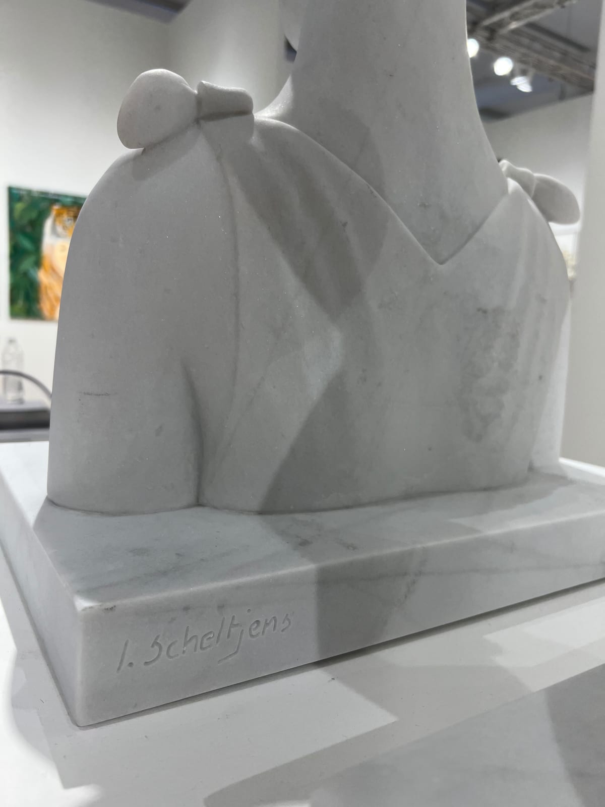Isabelle Scheltjens, THE FUTURE IS A BIG KISS - 70 cm, 2024