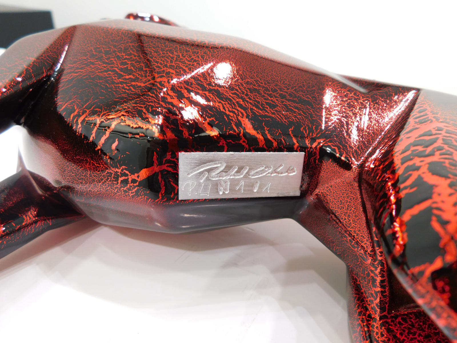 Richard Orlinski, Howling Wolf Chrome Crackled Red 40cm 1/1, 2022