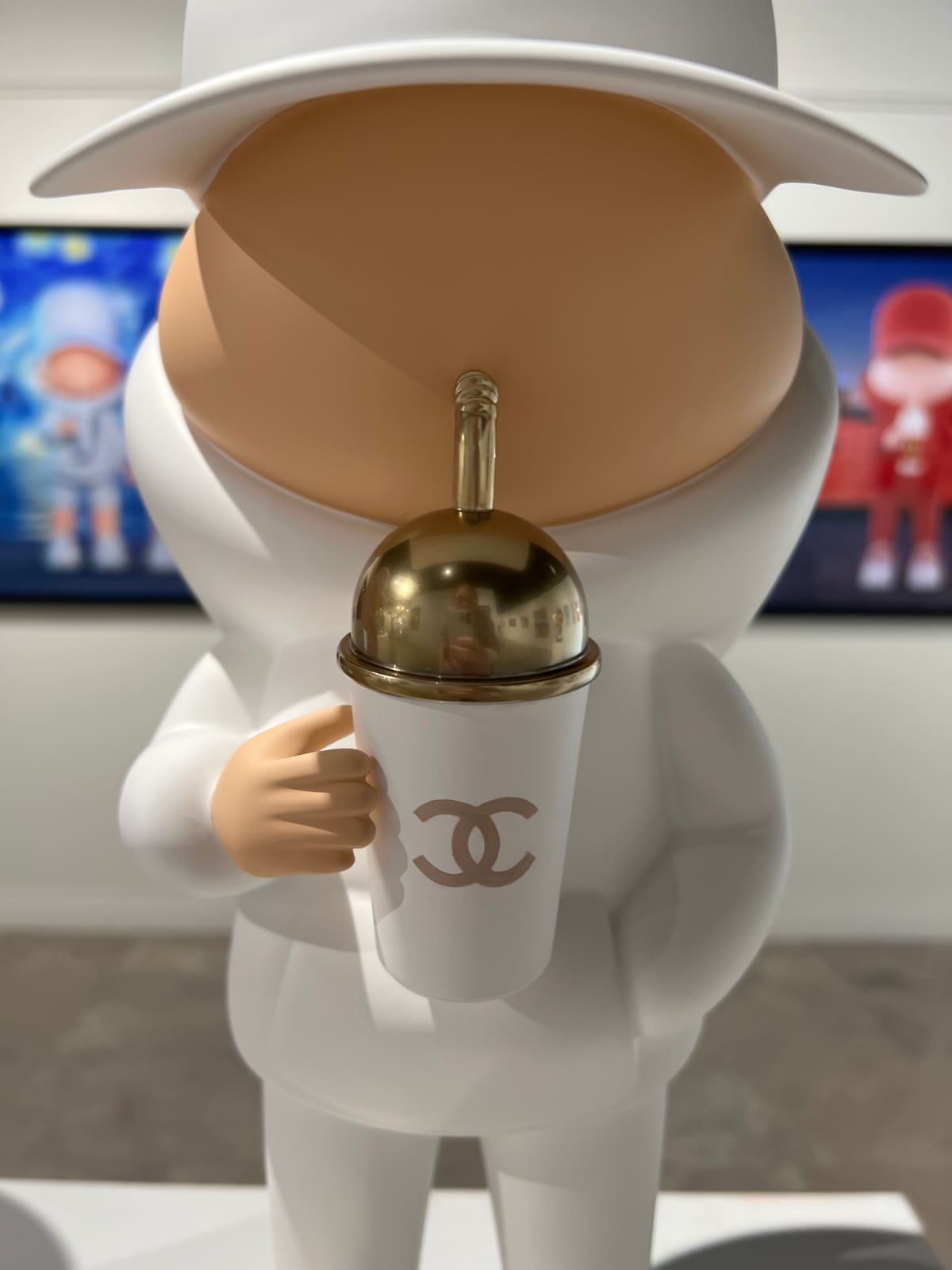 Leo et Steph, Kidcup Chanel Sculpture, 2023