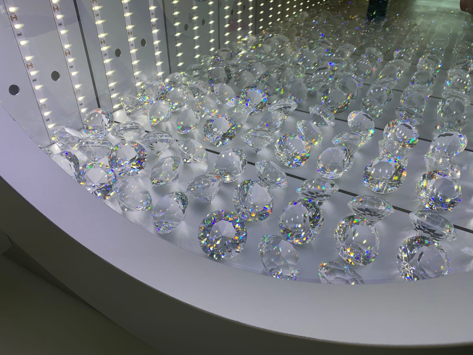 NOART, Gold Escape - Silver Diamonds, 2021