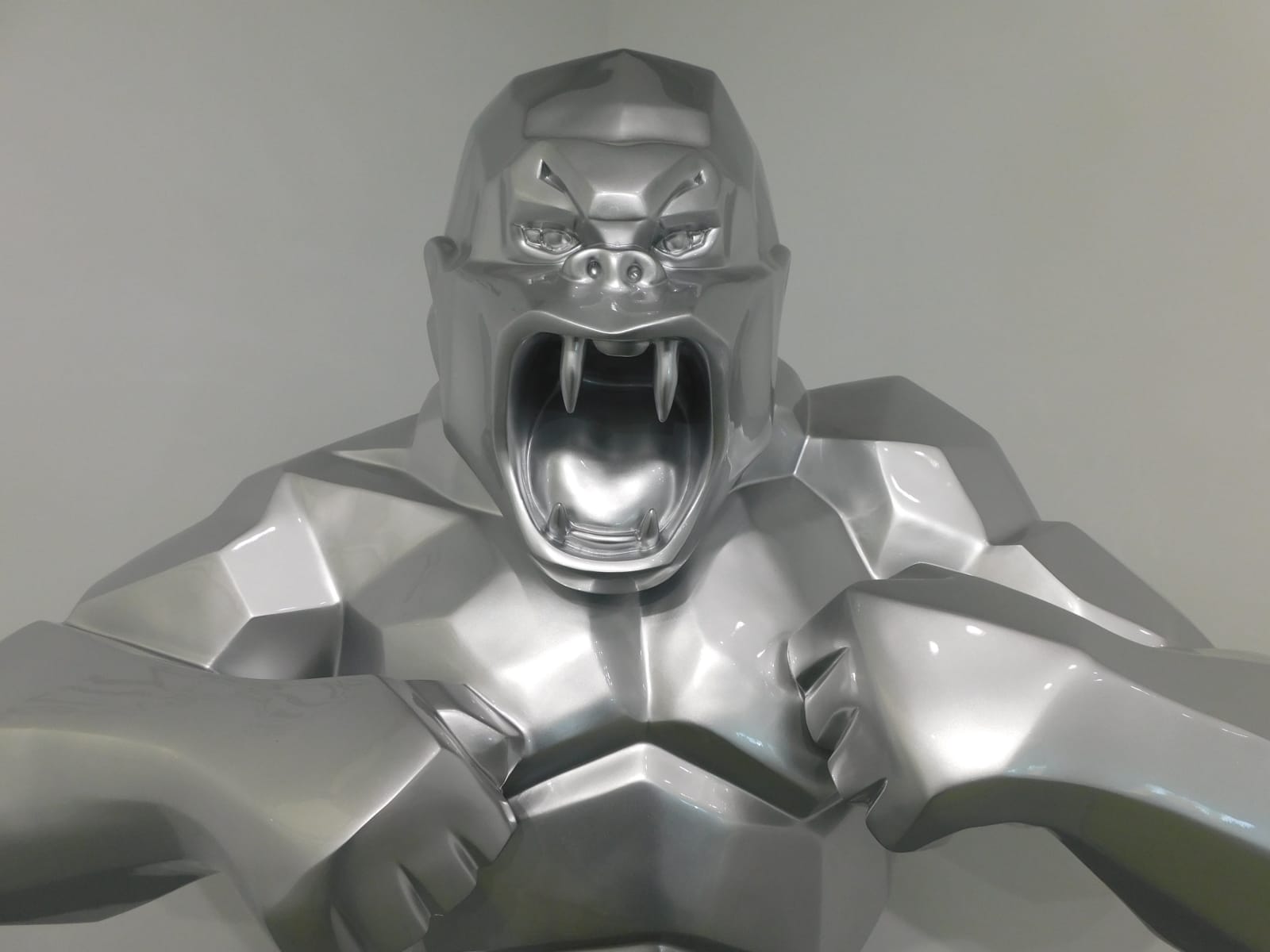 Richard Orlinski, Wild Kong Silver Metal 180cm 8/8, 2022
