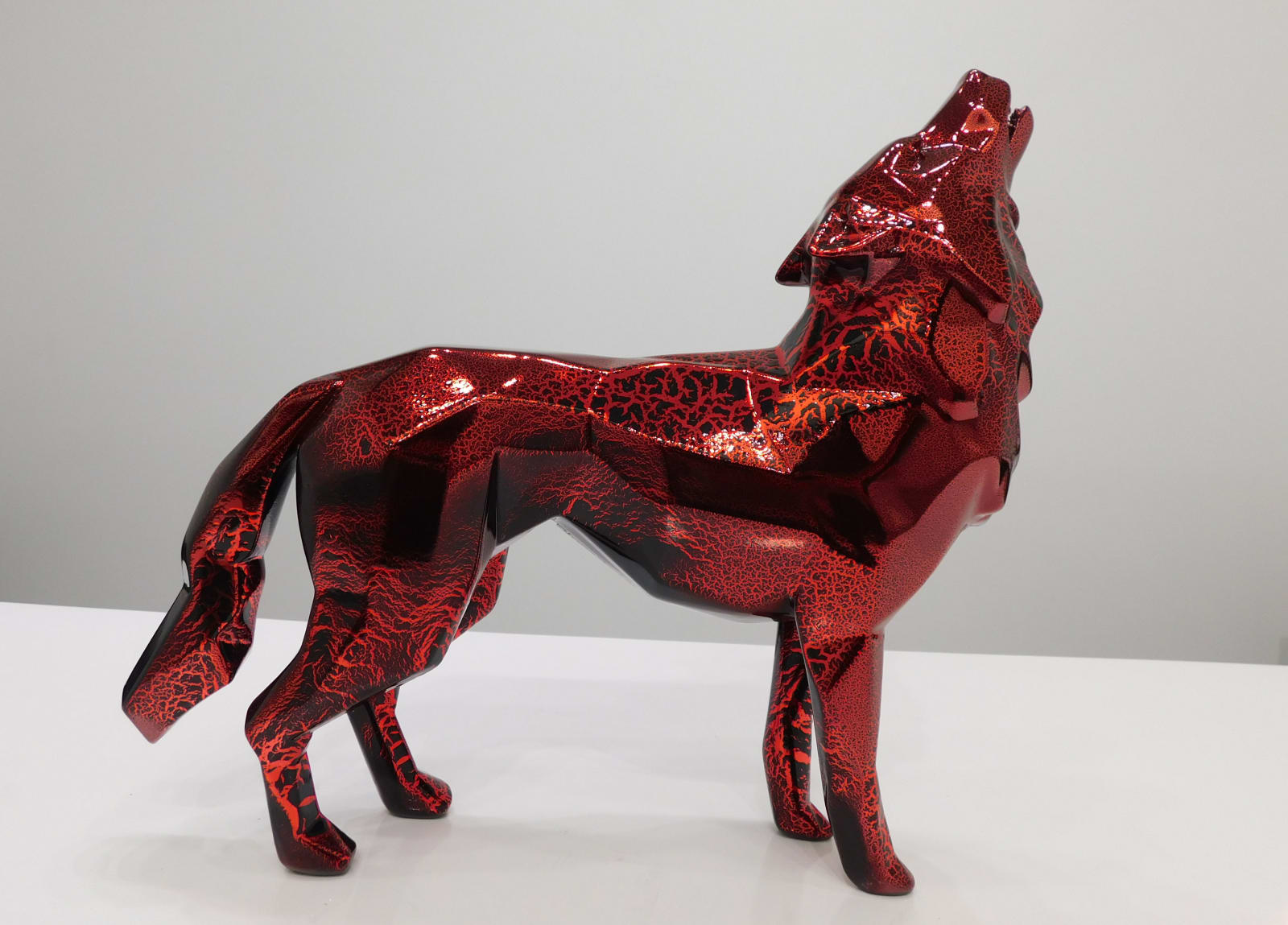 Richard Orlinski, Howling Wolf Chrome Crackled Red 40cm 1/1, 2022