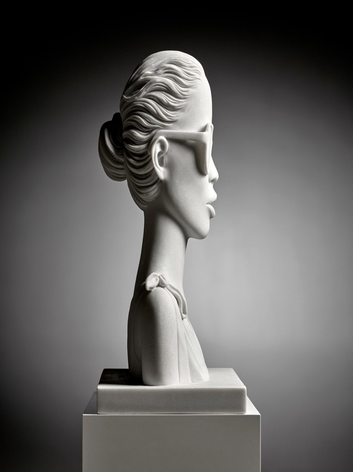 Isabelle Scheltjens, THE FUTURE IS A BIG KISS - 40 cm, 2024