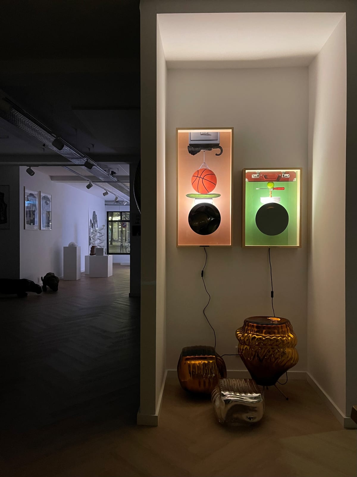 Jelle Mastenbroek, Carrying the world on my head - size M, 2016