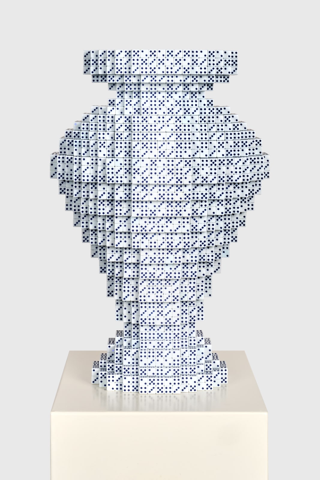 Diederik Schneemann, Lucky Dice Ming Vase (ed. 5/7+2AP), 2024