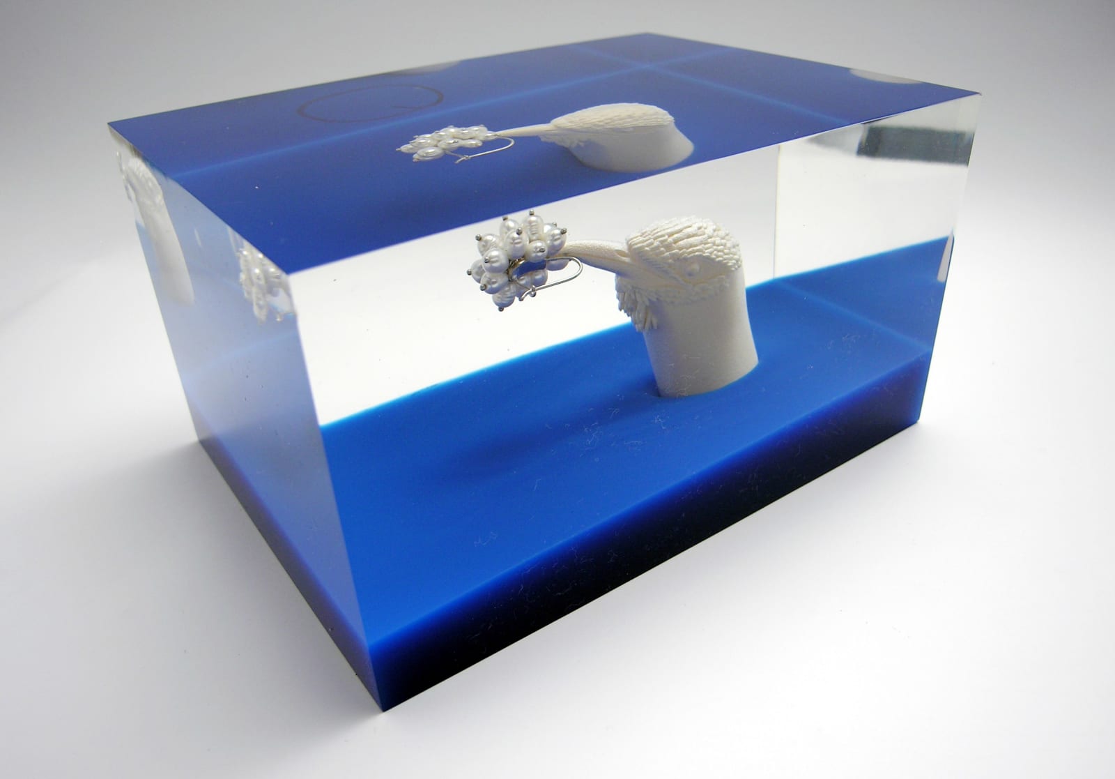 Ted Noten, Bird longing for the sky, 2024