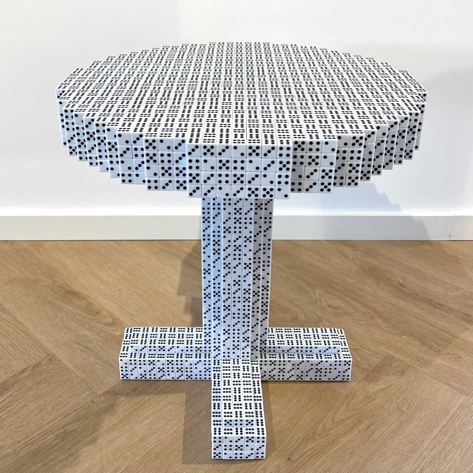 Diederik Schneemann, Lucky round coffee table small