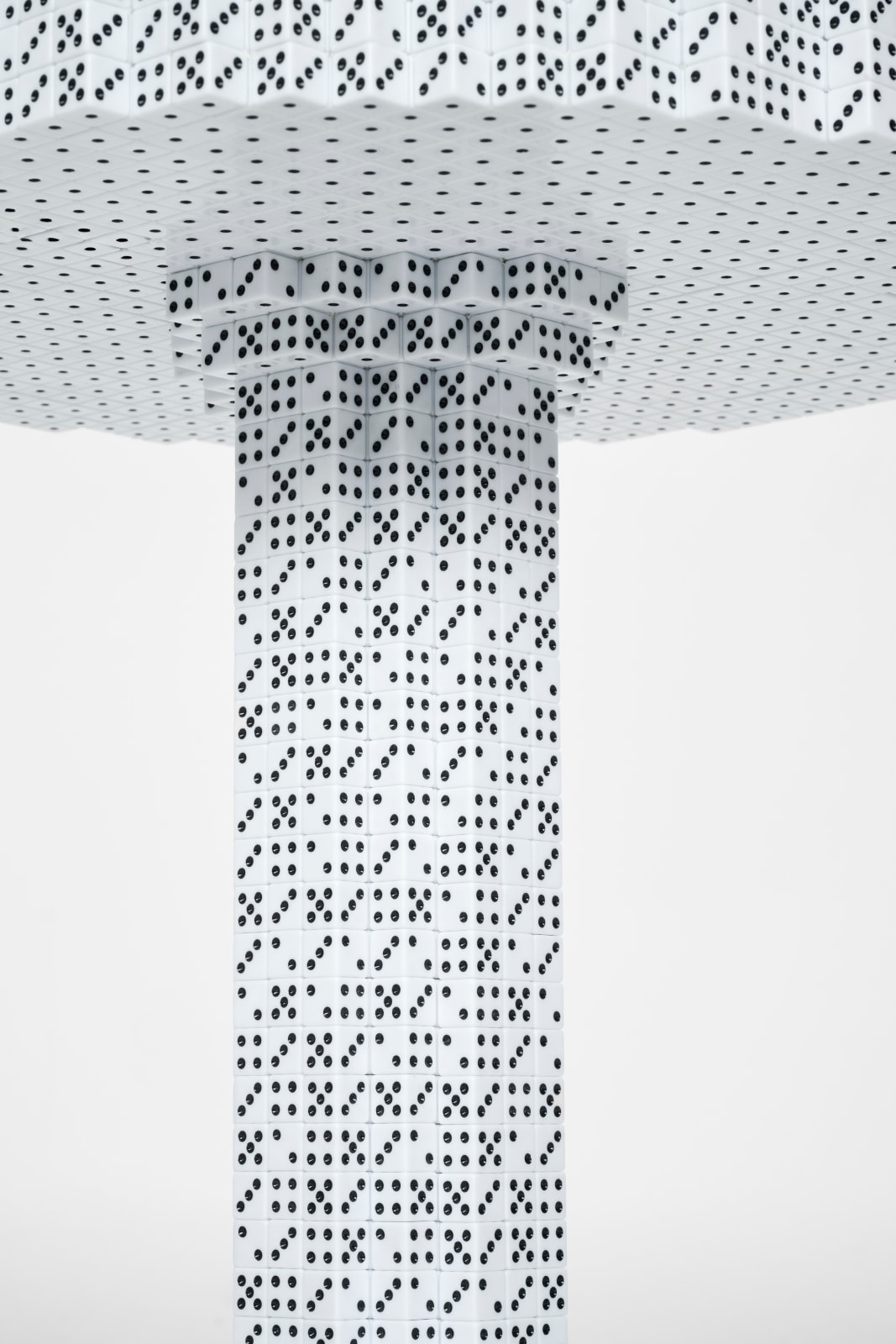 Diederik Schneemann, Lucky round coffee table small