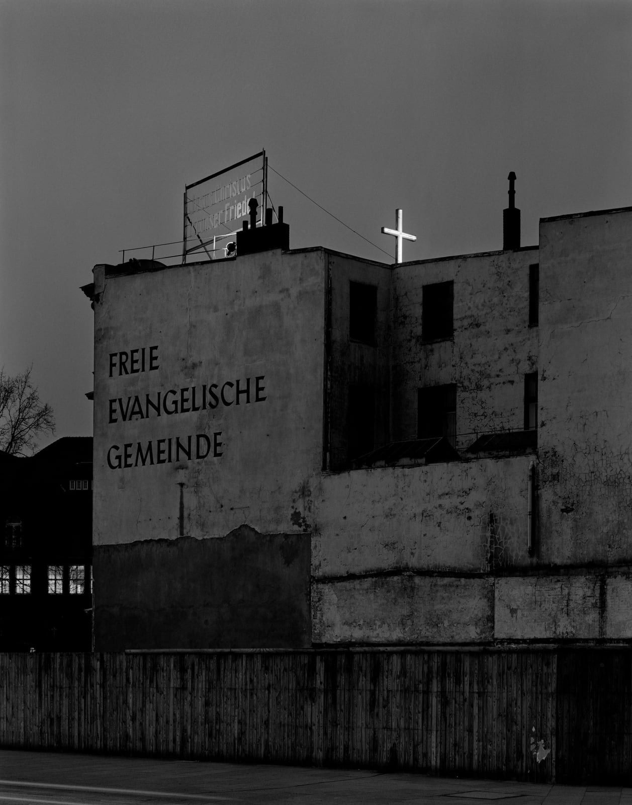 Klaus Frahm, Neon-Kreuz, Millerntor, St. Pauli, Hamburg, 1983