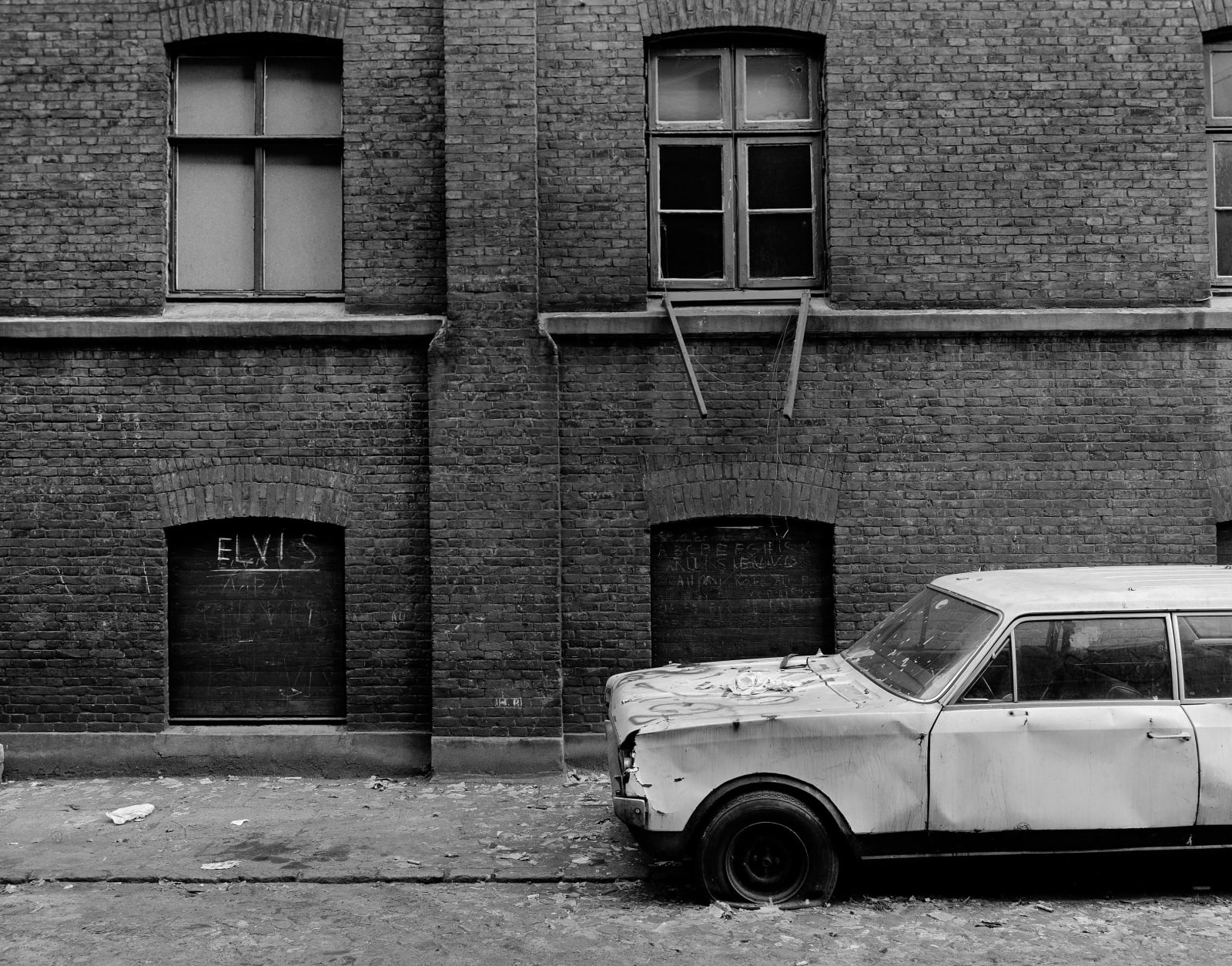 Klaus Frahm, Schrottauto nach Sylvester/ Mathildenpassage, 1982