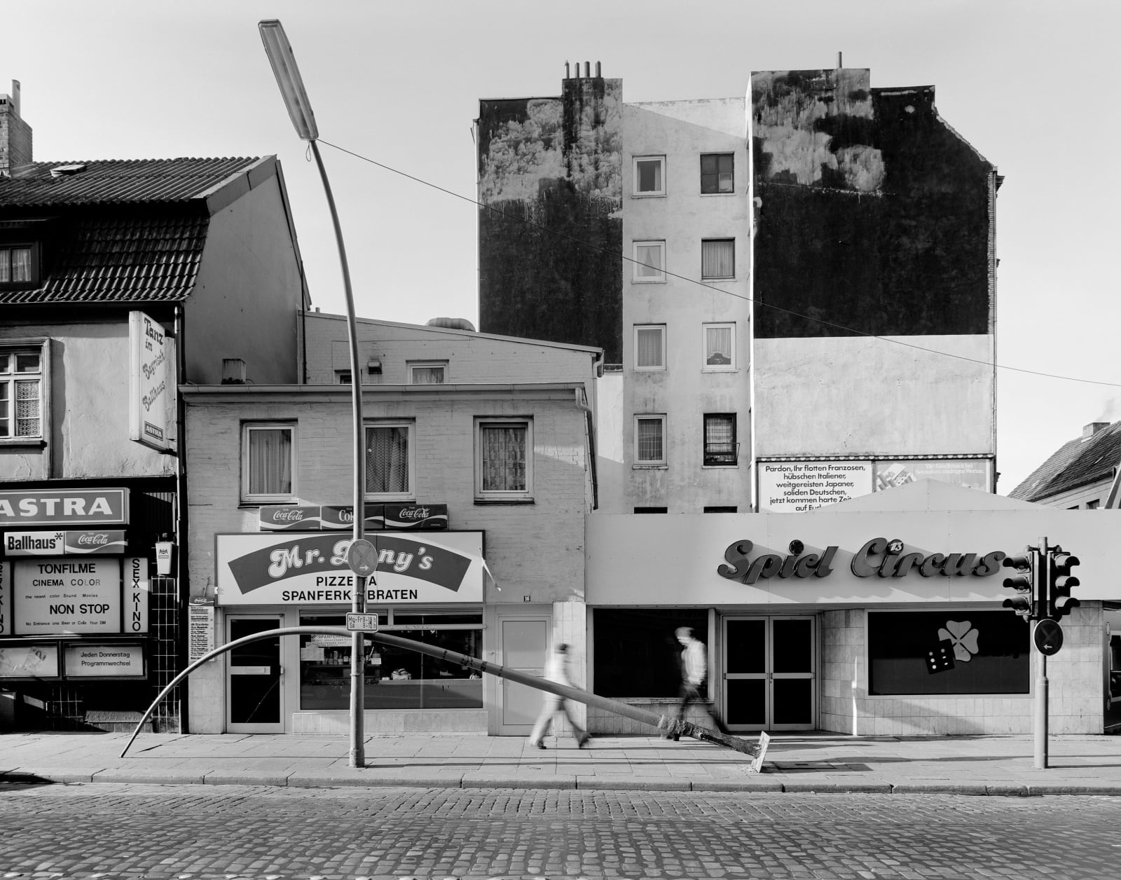 Klaus Frahm, Davidstraße gegenüber d. Wache ( …Pardon…), 1981