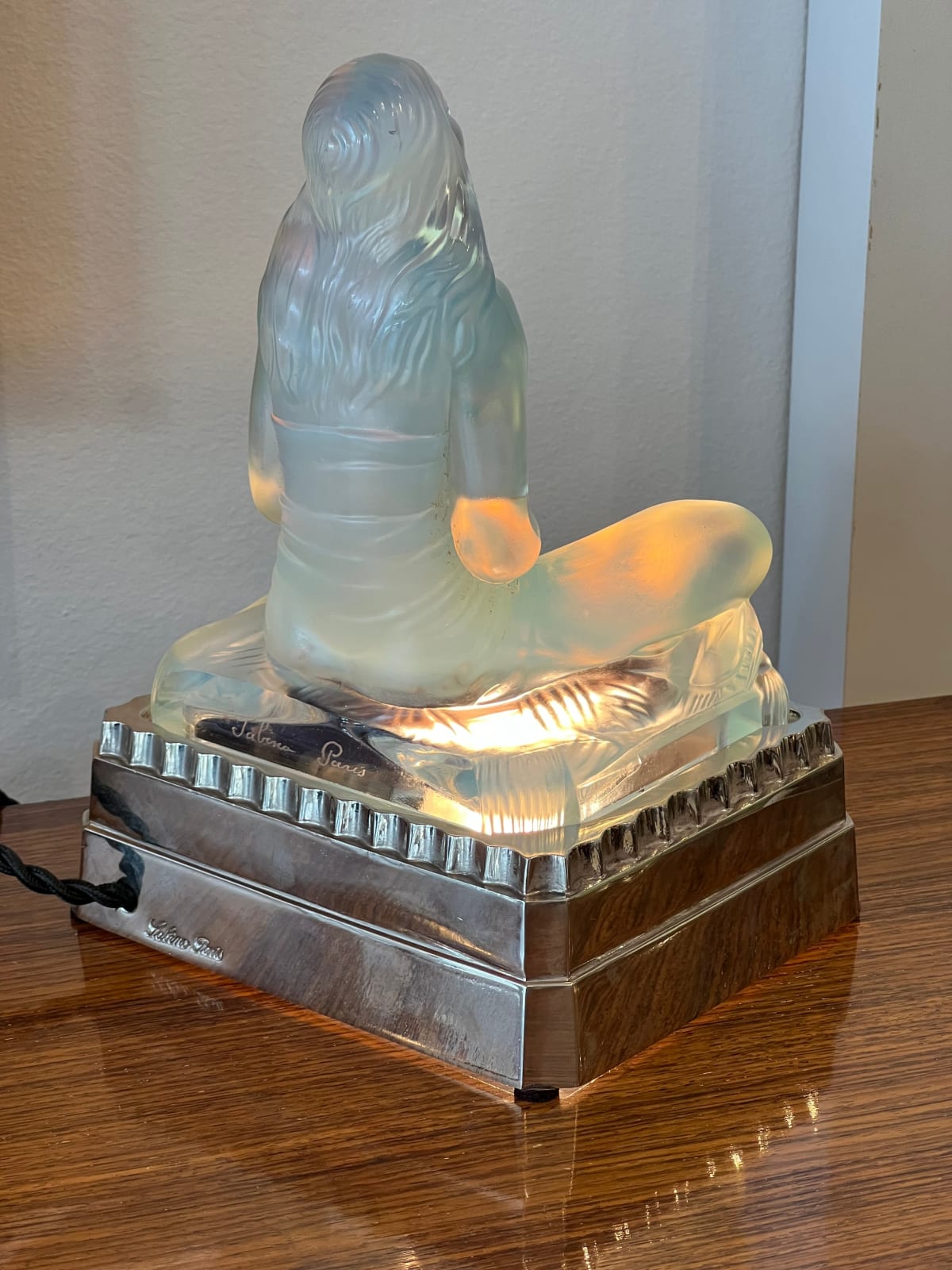 Ernest-Marius Sabino, Opalescent L'idole Lamp, circa 1930
