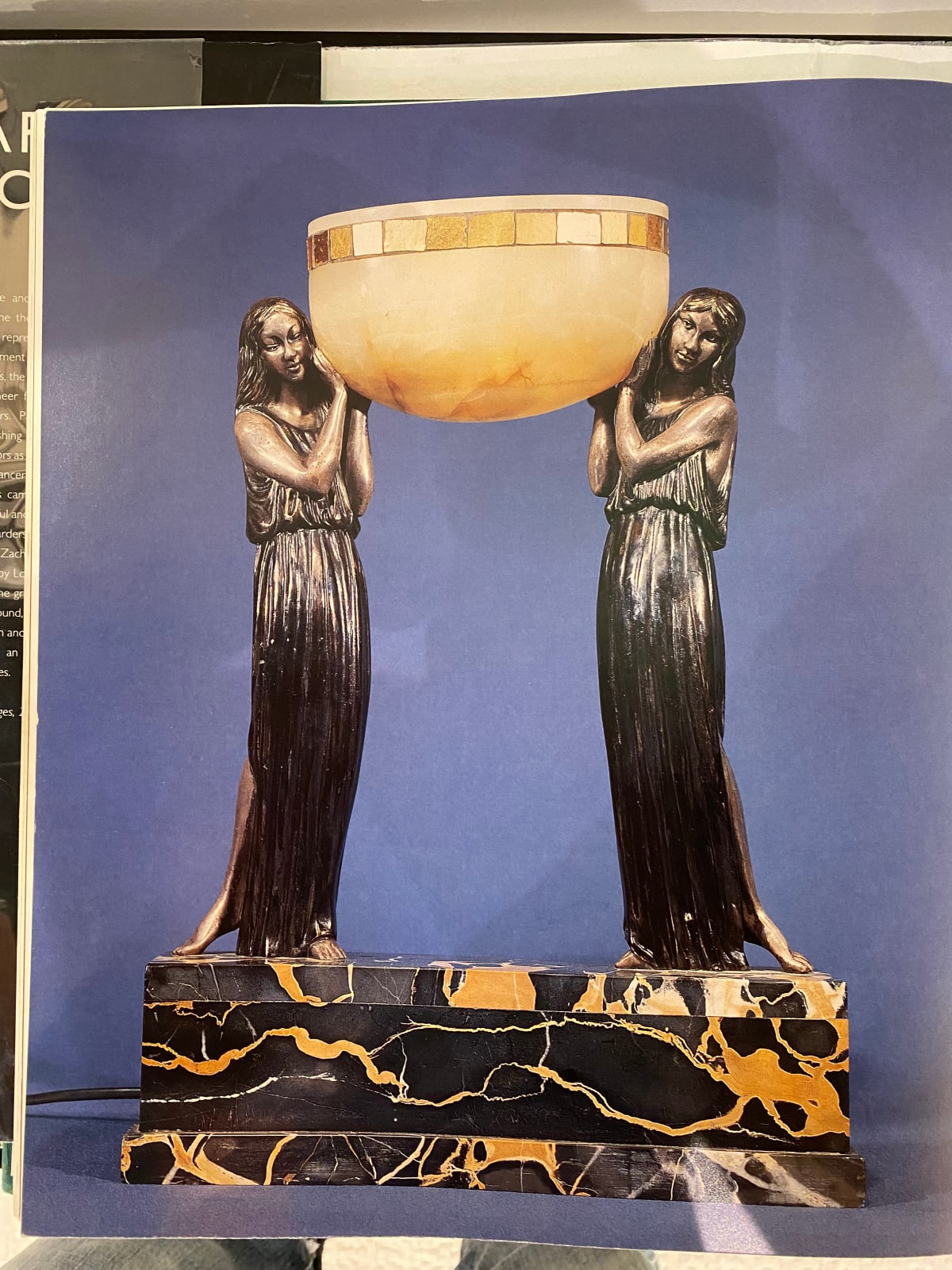 Pierre Le Faguays, Art Deco Sculpture/Lamp Les Porteuses d'Eau 'The water carriers', 1925