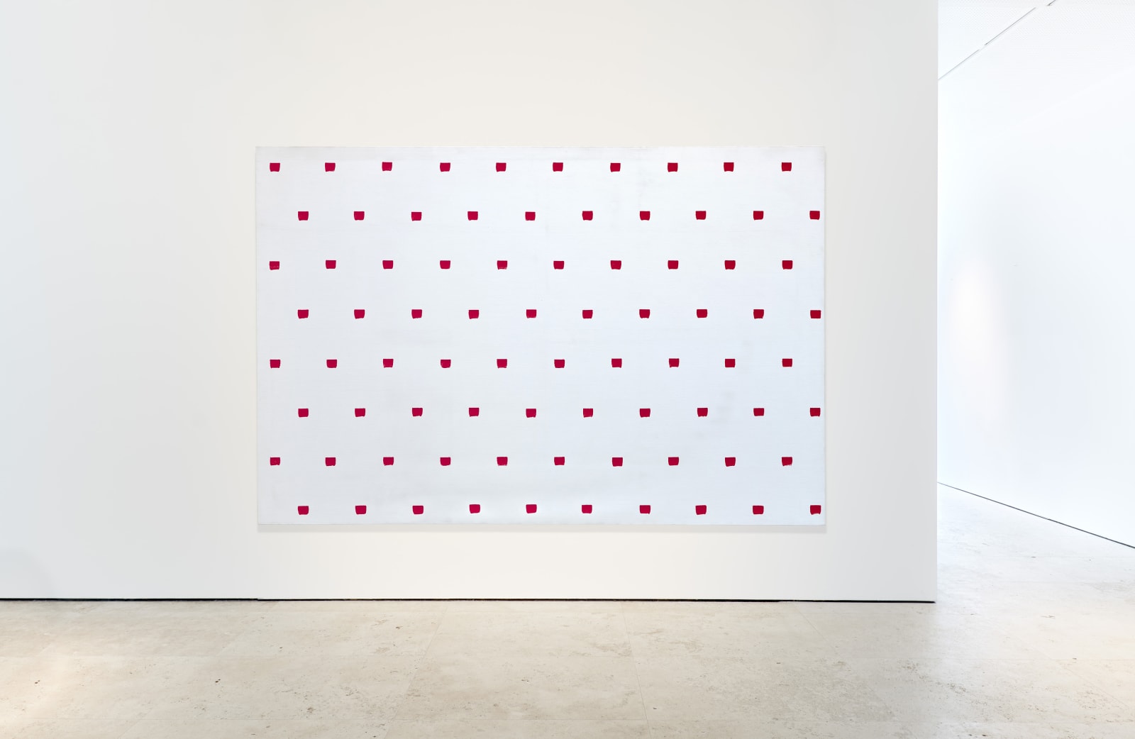 Niele Toroni, Empreintes de pinceau n°50 répétées à intervalles réguliers de 30 cm, 2008