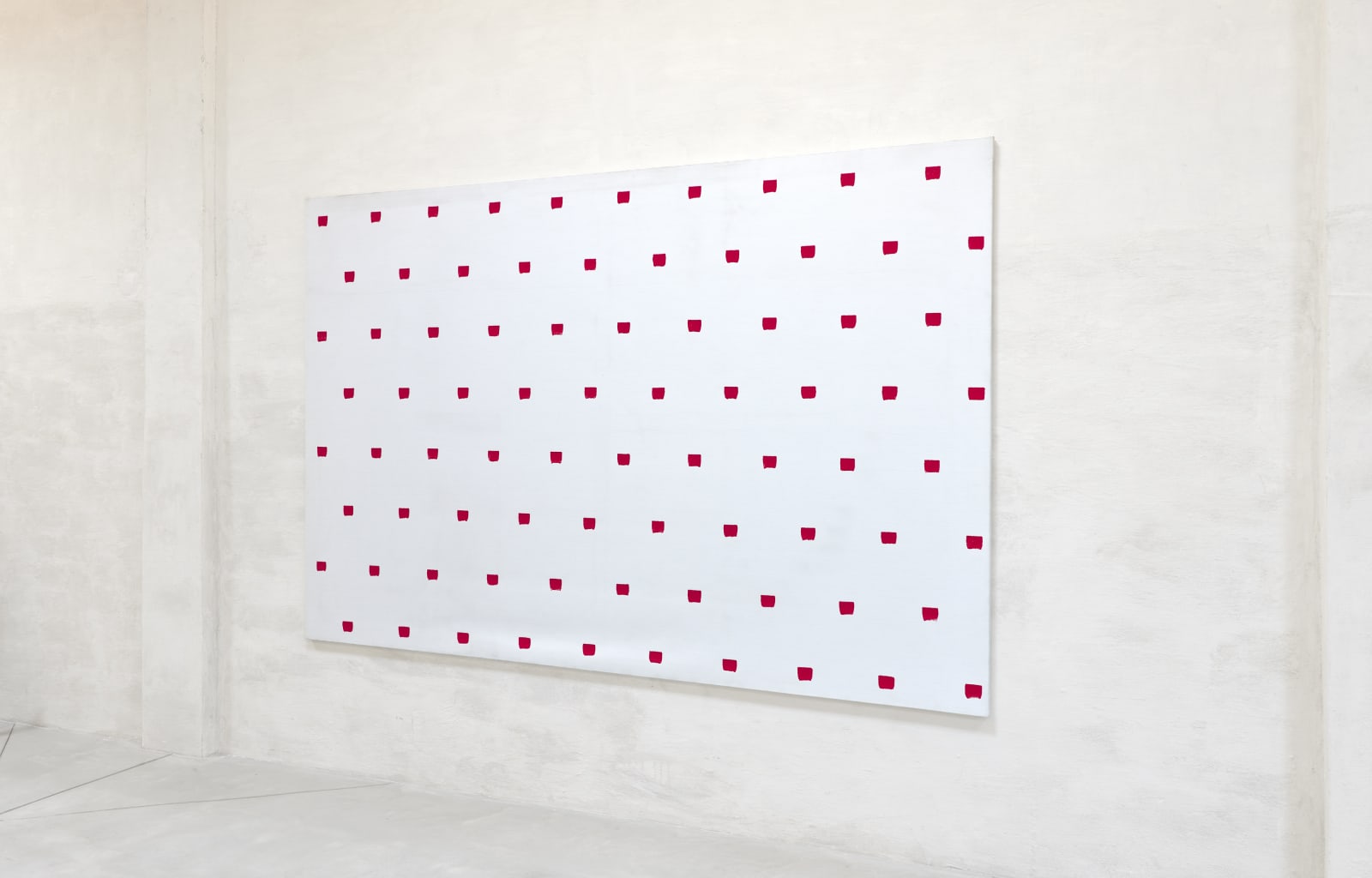 Niele Toroni, Empreintes de pinceau n°50 répétées à intervalles réguliers de 30 cm, 2008