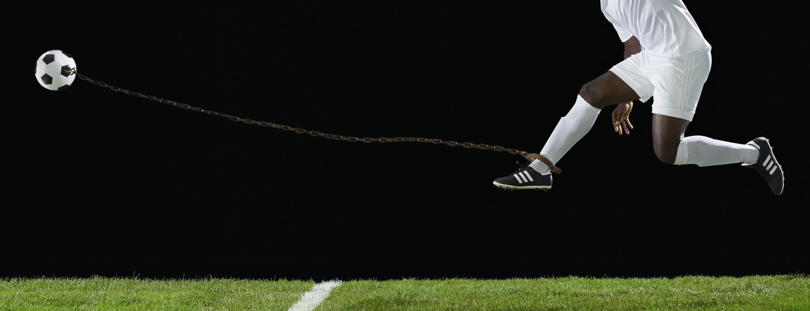 HWT17.062 Futbol and Chain