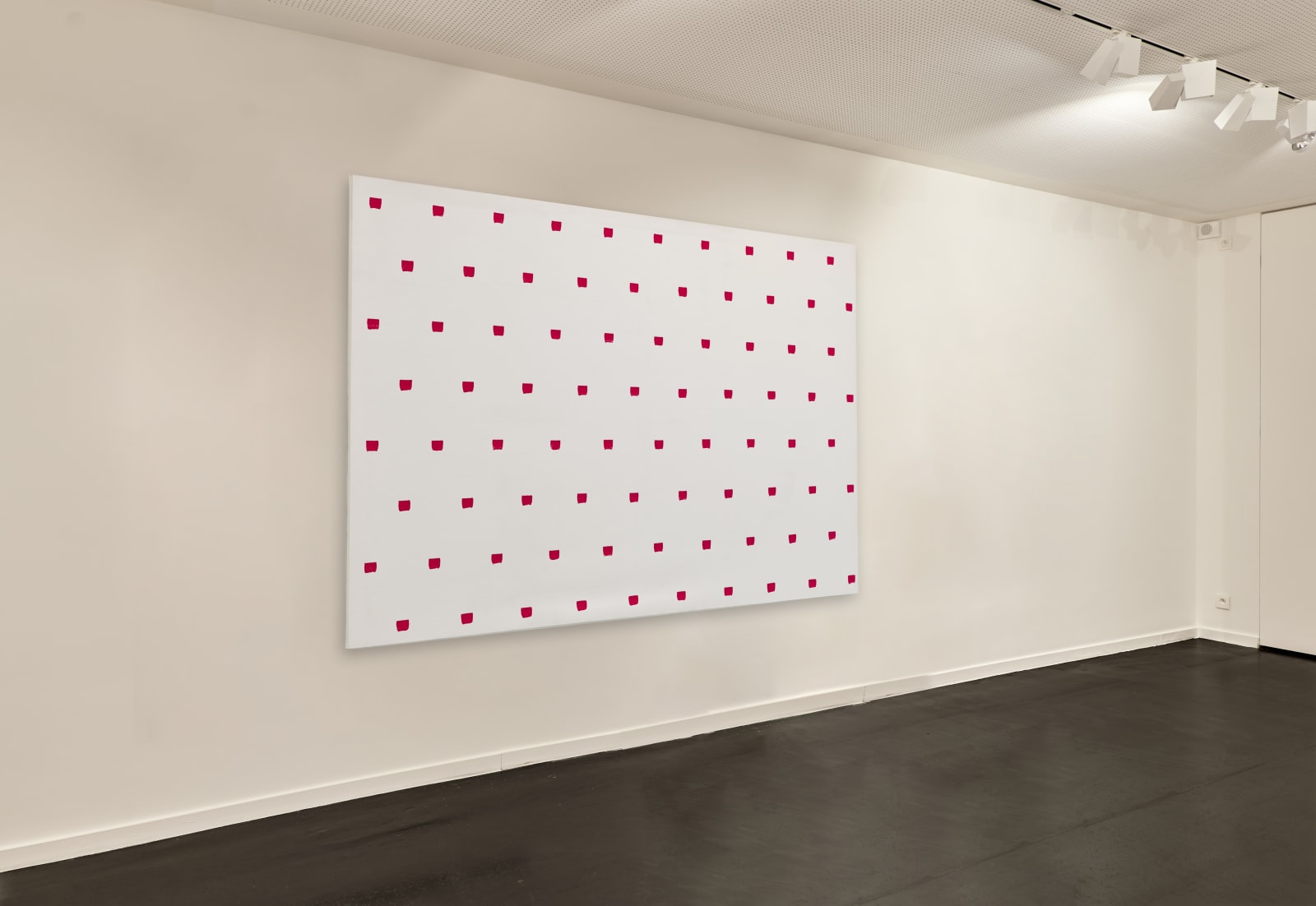 Niele Toroni, Empreintes de pinceau n°50 répétées à intervalles réguliers de 30 cm, 2008
