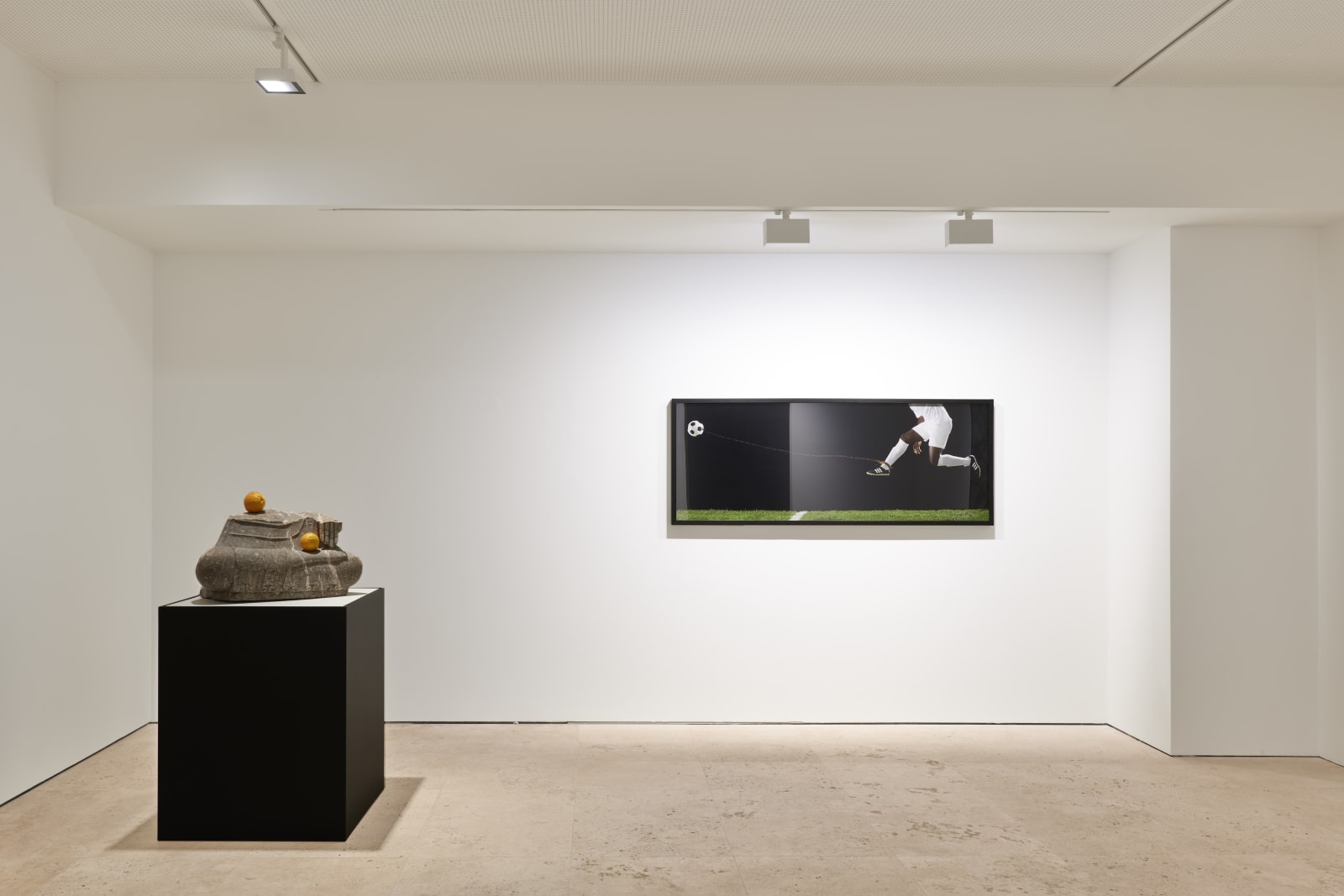 Hank Willis Thomas, Futbol and Chain, 2017