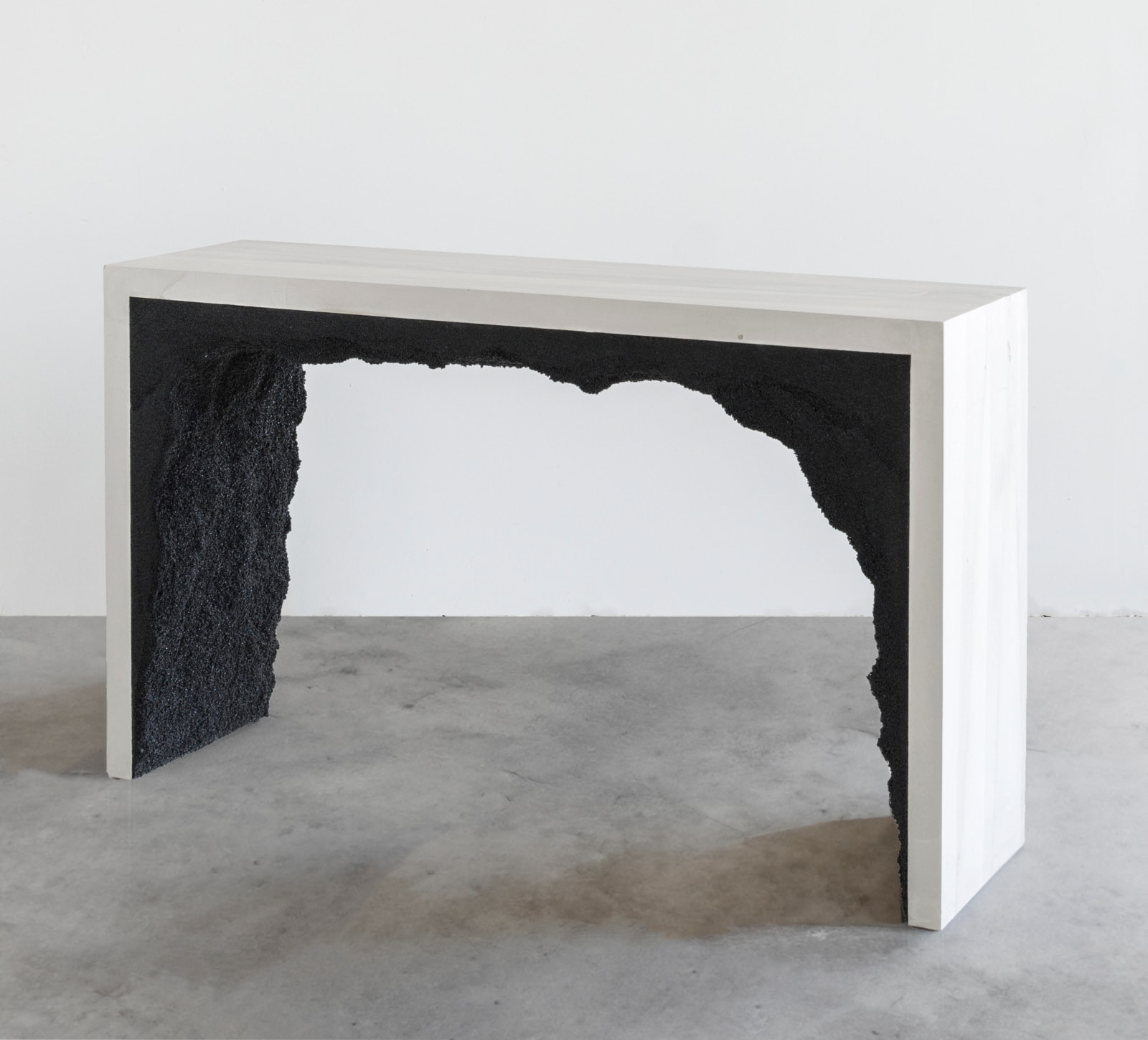 Fernando Mastrangelo, Strata 3 Console White + Black Silica