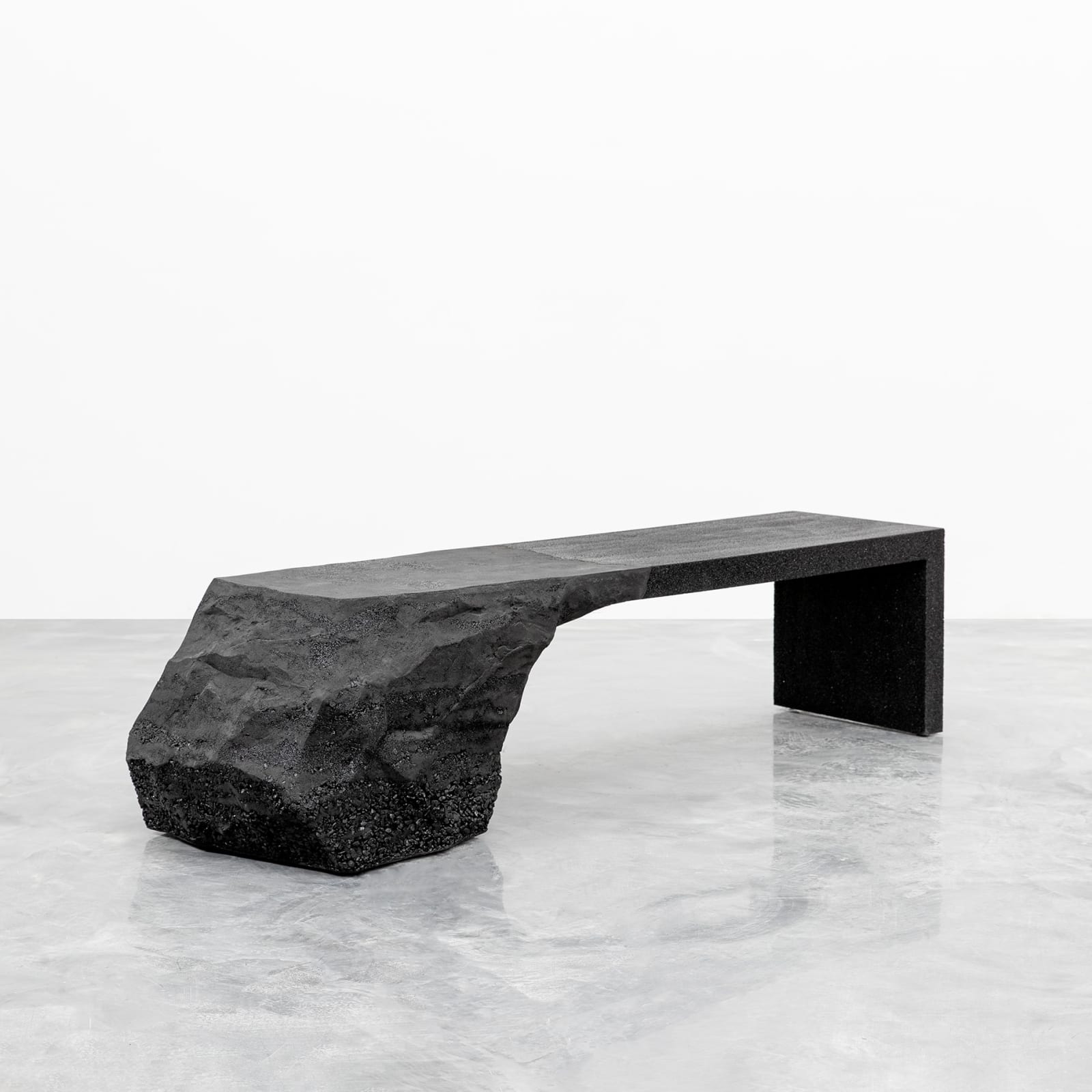 Fernando Mastrangelo, Petra Bench