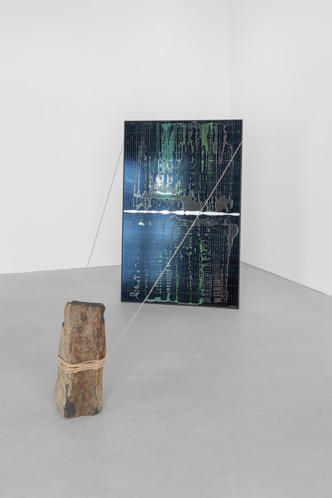 Haroon Mirza, 8'20'' (Sun Stone 02), 2025