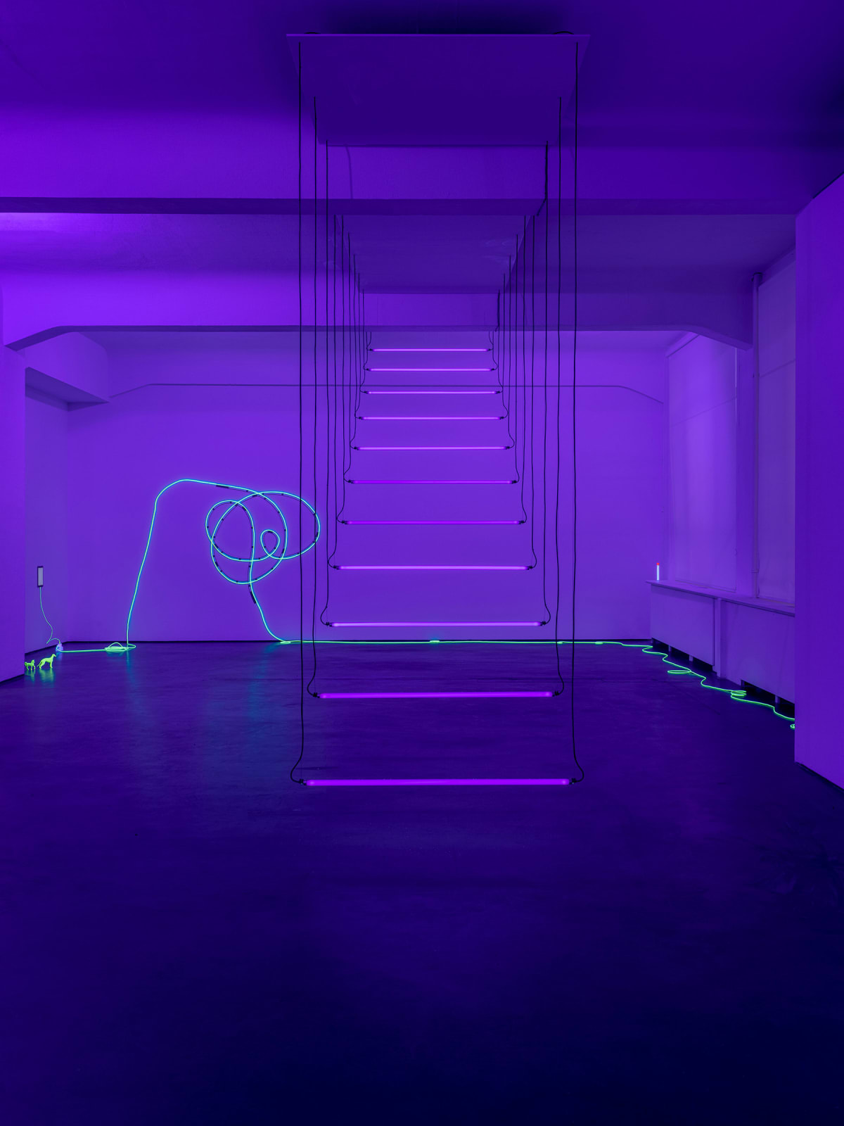 Brigitte Kowanz, Light Steps, 1990