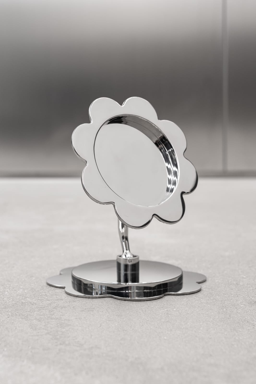 Dorota Gawęda and Eglė Kulbokaitė, Yield (Twinning), 2025