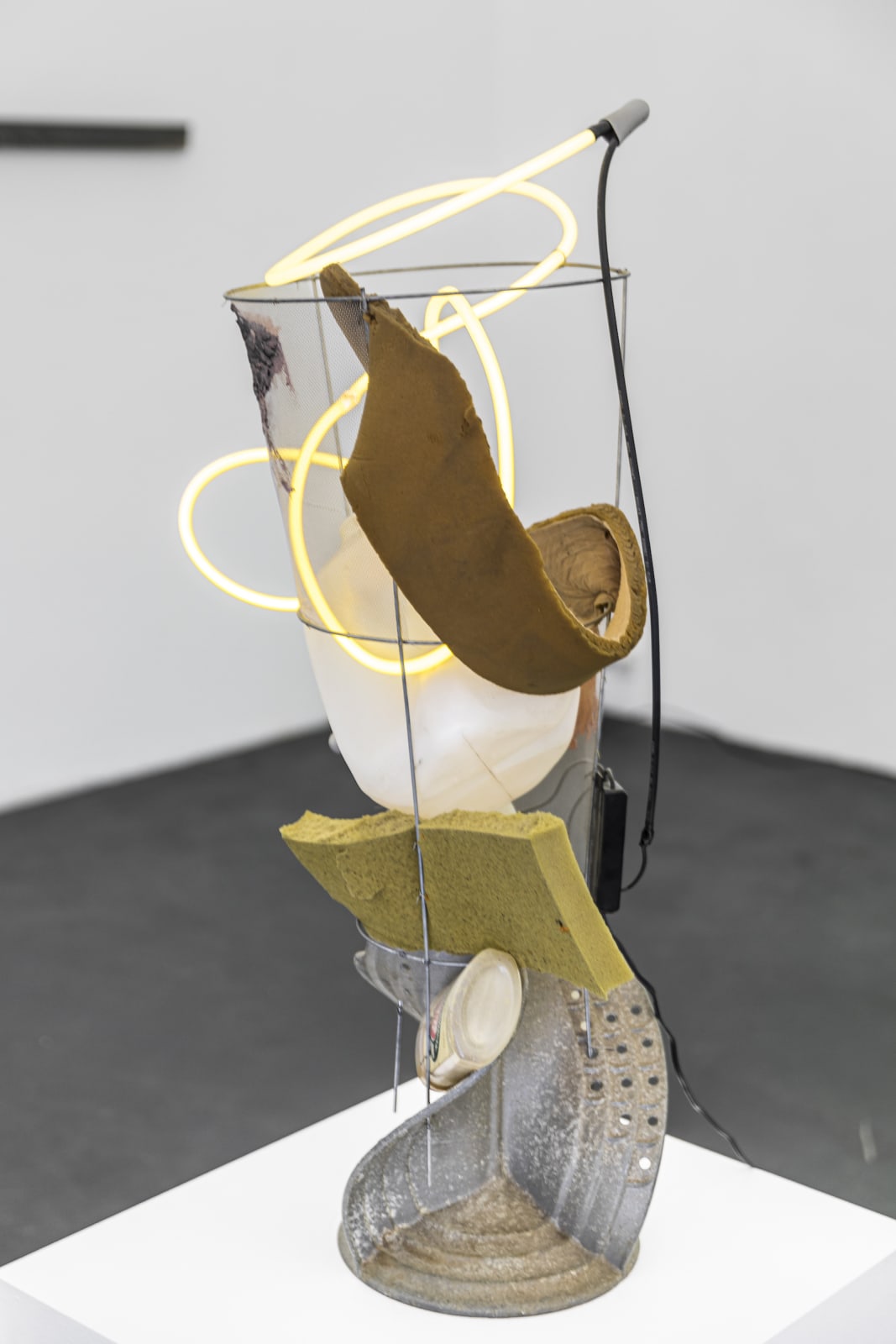 Keith Sonnier, Los La Butte, 1994