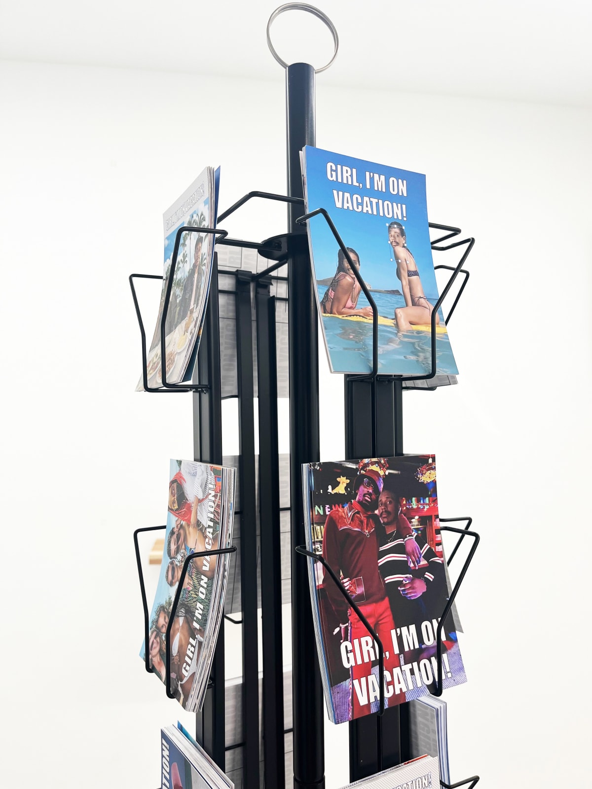 Luis Vasquez La Roche, GIRL I'M ON VACATION, 2022