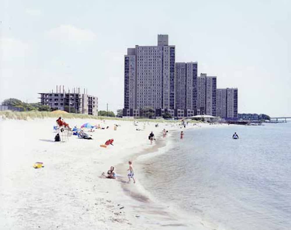 Massimo Vitali, Plumb Beach (#2339), 2006