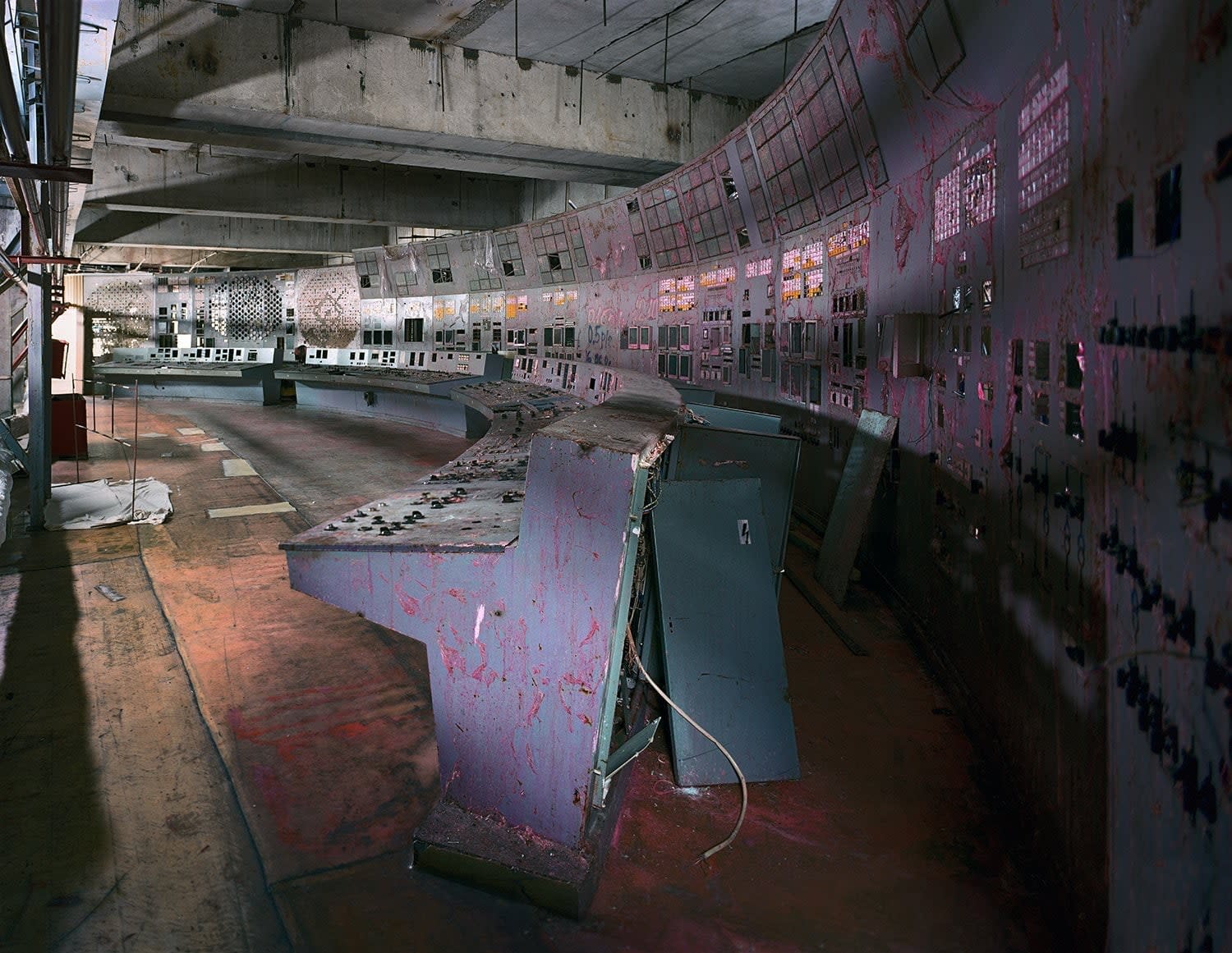 Robert Polidori, Unit 4 Control Room, Chernobyl, 2001 | M+B