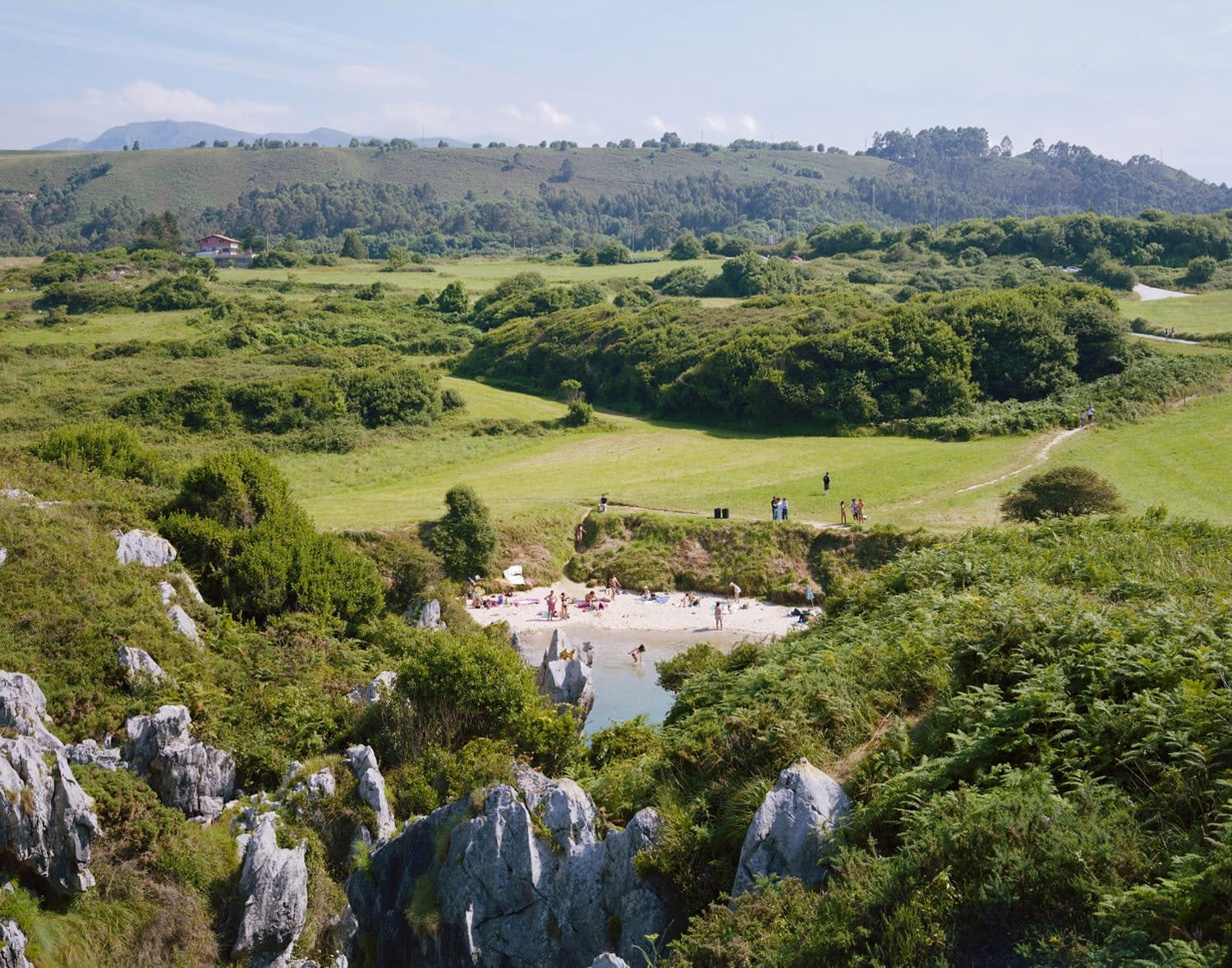 Massimo Vitali, Gulpiyuri (#4473), 2011