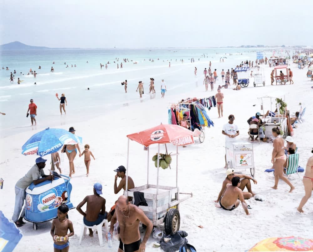 Massimo Vitali, Cabo Frio Sorvetes (#1691), 2003