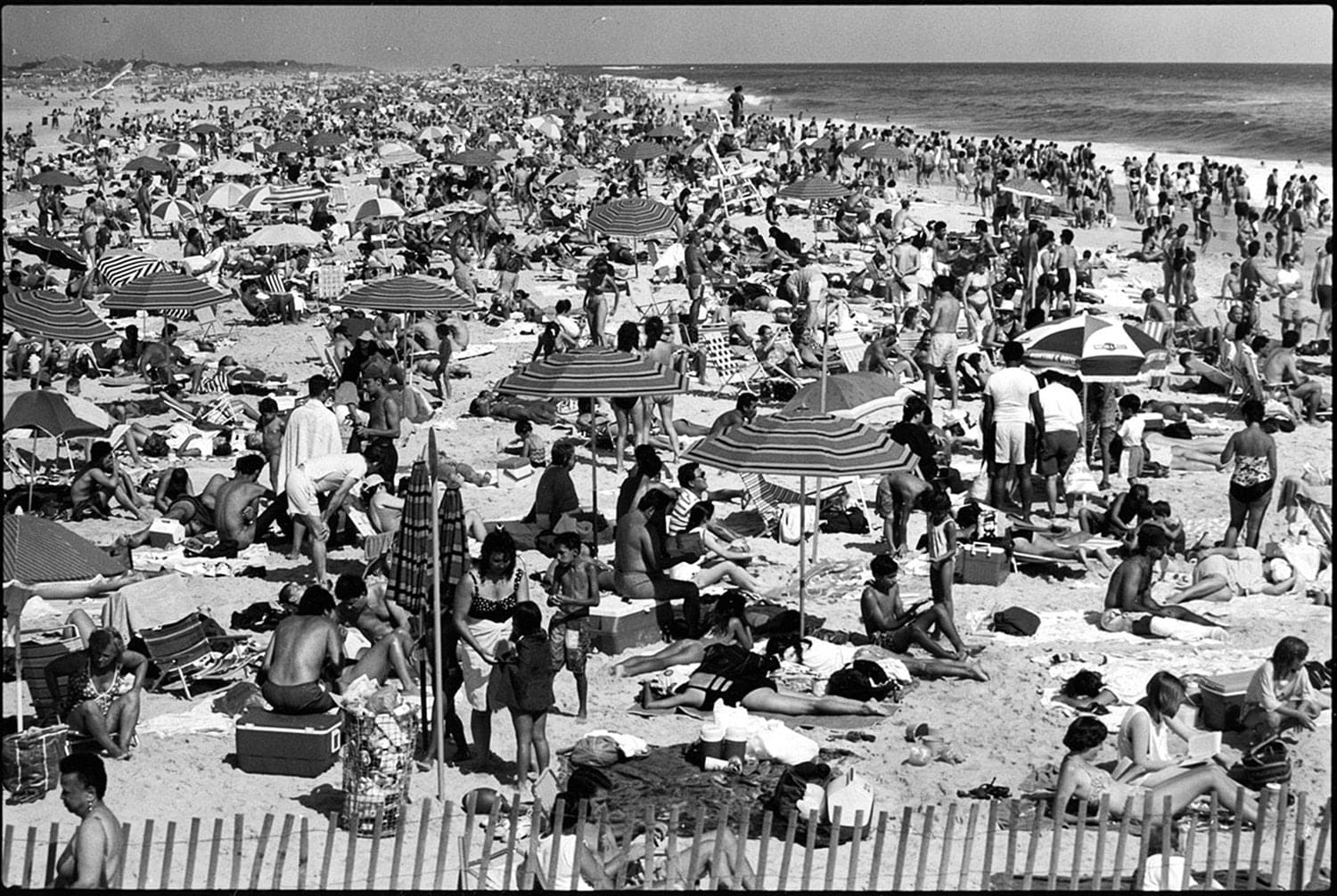 Joseph Szabo, Jones Beach Crowd, 1989