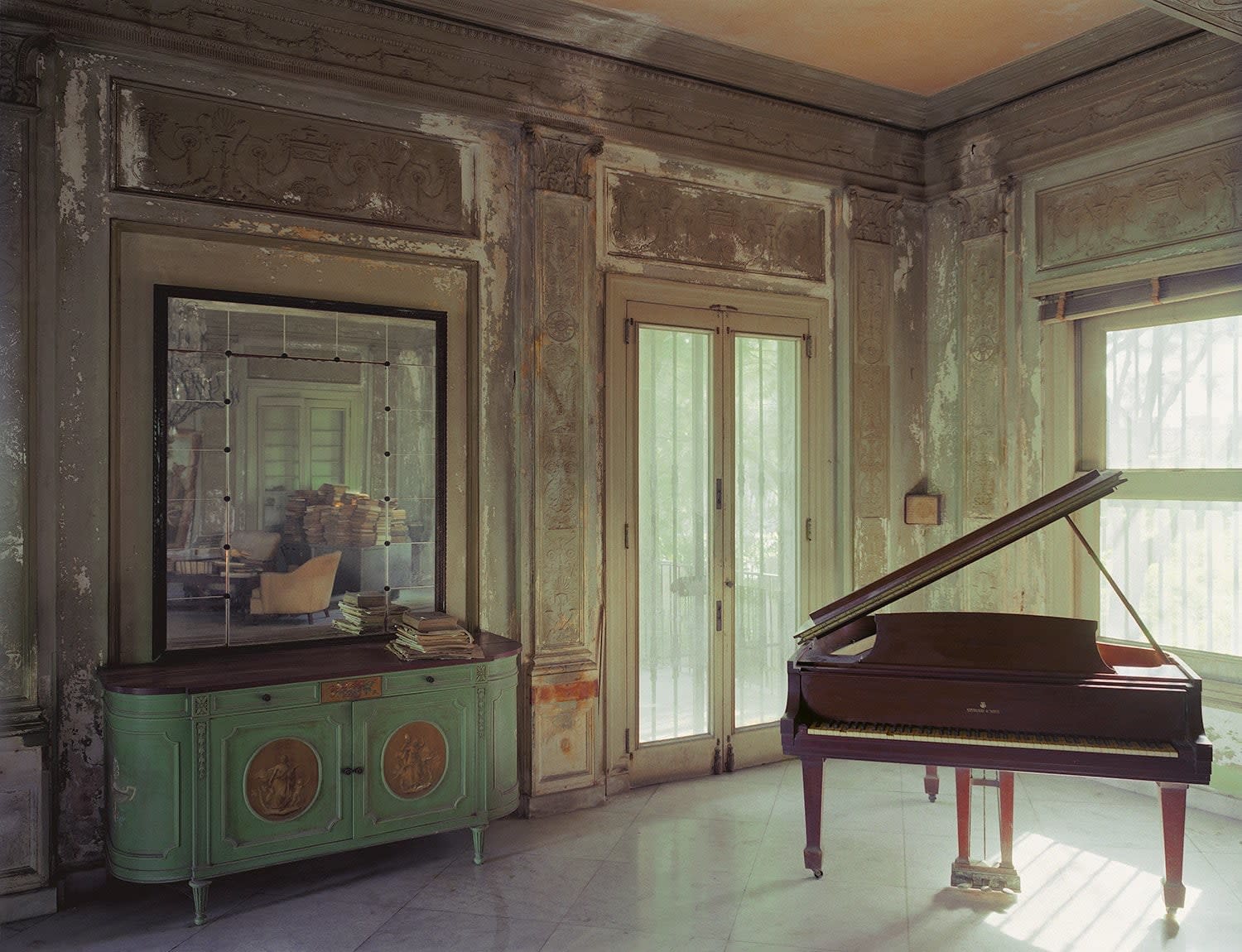 Robert Polidori, Señora Luisa Faxas Residence, 2 #318 (at the corner of Avenida 5ta.), No. 2, Miramara, Havana, 1997