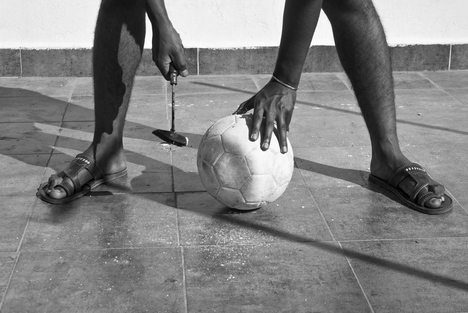 Amine El Gotaibi, Nouvelle religion - Briser 1 (New Religion - To Break 1), 2011