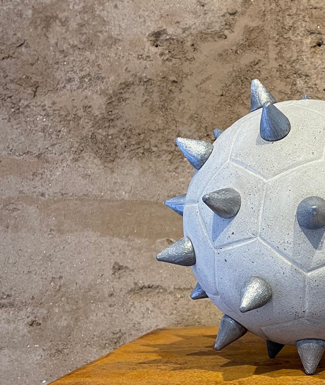 Amine El Gotaibi, Ballon clouté (Nailed Ball), 2021