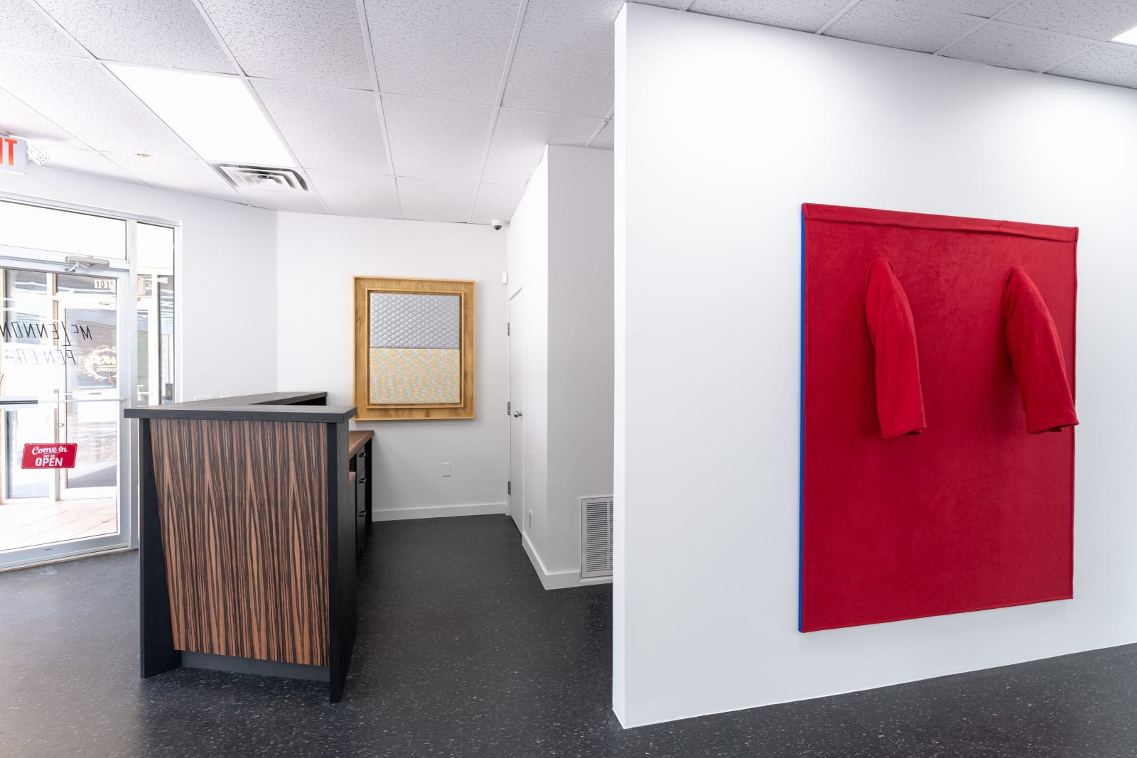 Andy Coolquitt, Monochrome - r, 2015