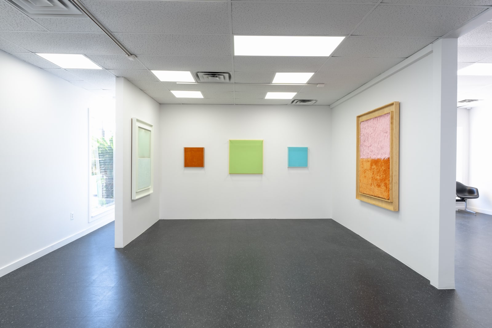 Andy Coolquitt, green weave vitrine, 2018