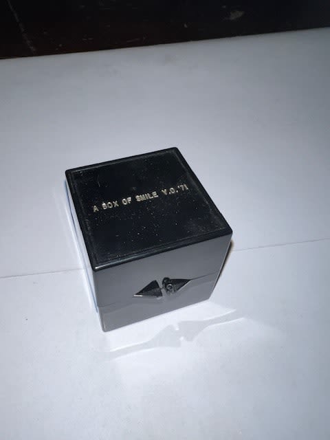 Yoko Ono, A Box of Smile, 1984