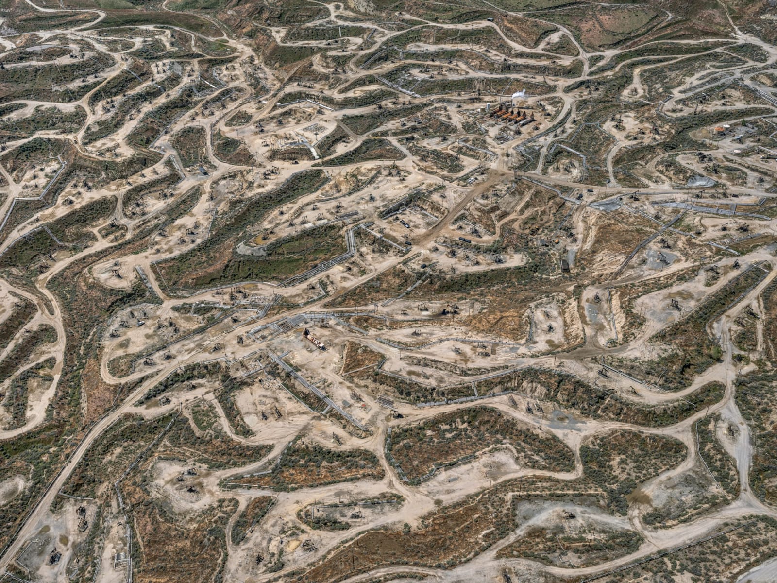 Edward Burtynsky, Oil Fields #32, Near Taft, California, USA, 2024