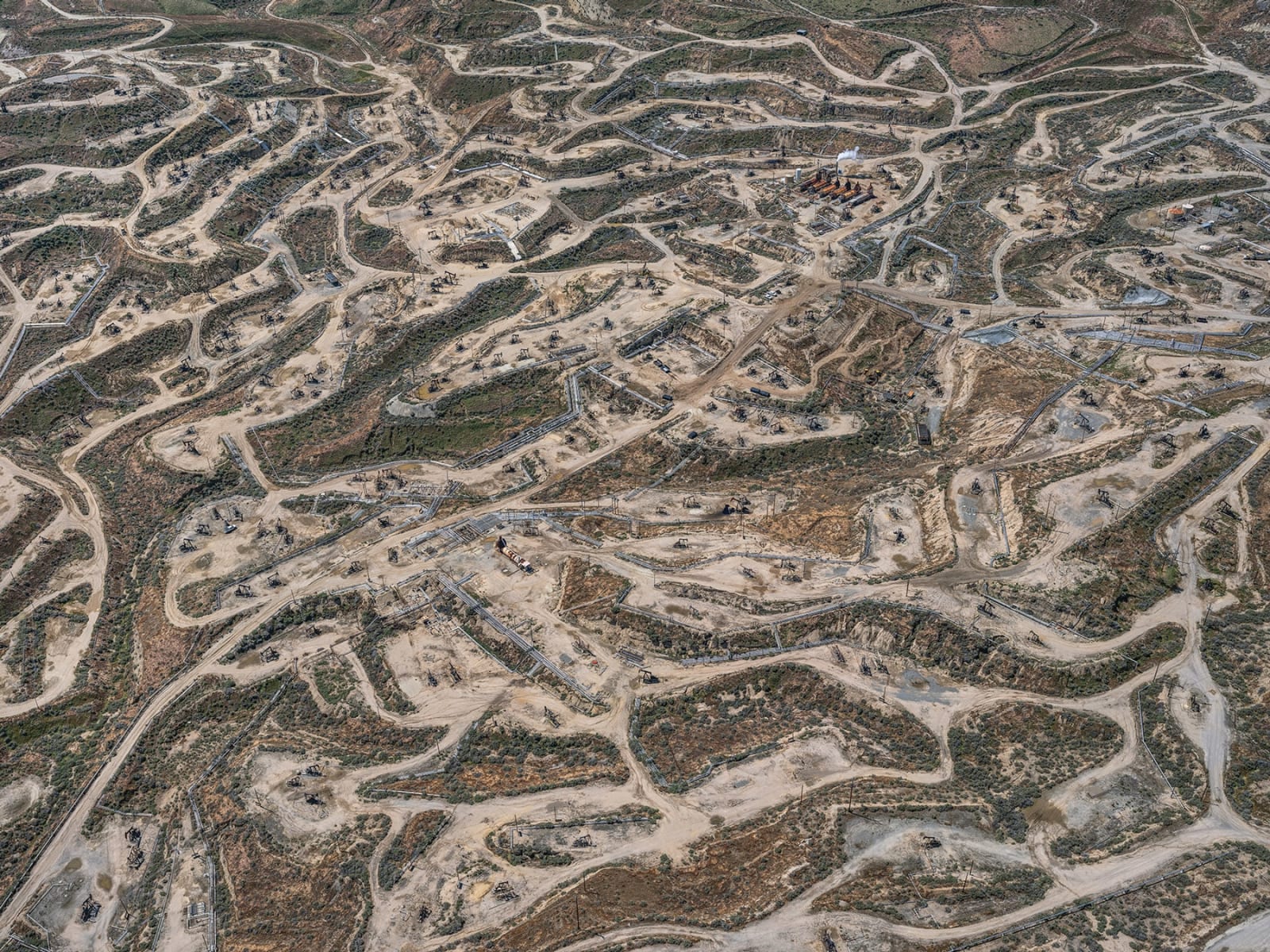 Edward Burtynsky, Oil Fields #32, Near Taft, California, USA, 2024