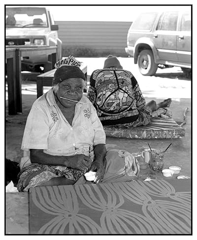 Greg Weight, Liddy Napanangka Walker (ca. 1925-), 2011