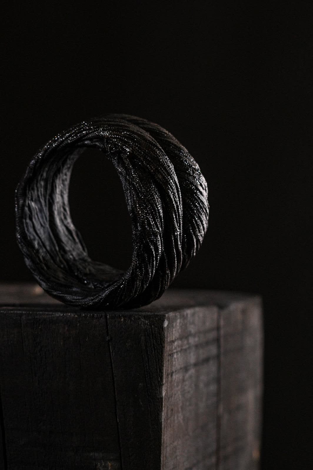 Olexandr Pinchuk, Black Bangle, 2024