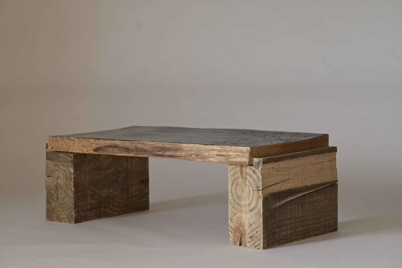 Olexandr Pinchuk, Scars Table, 2023