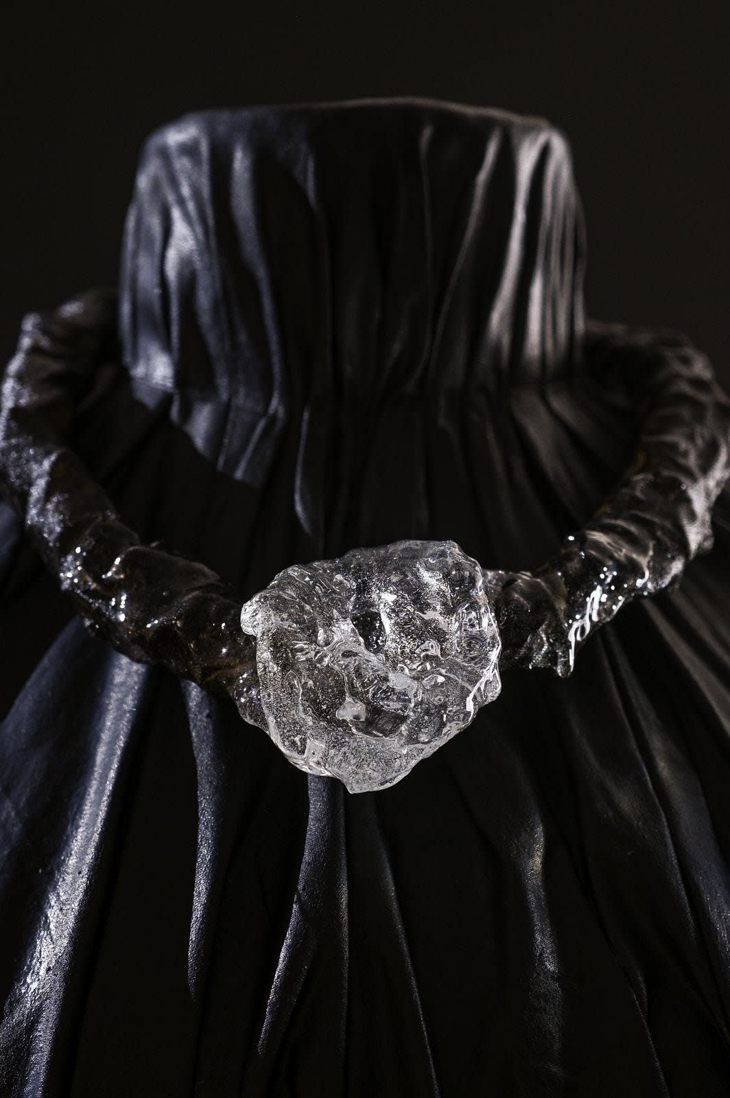 Olexandr Pinchuk, Resin Collier, 2024