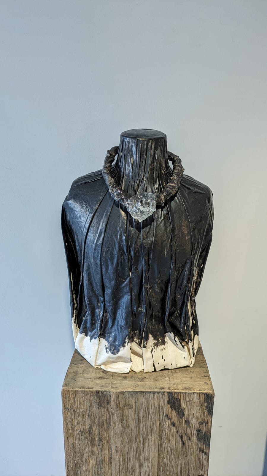 Olexandr Pinchuk, Resin Collier, 2024