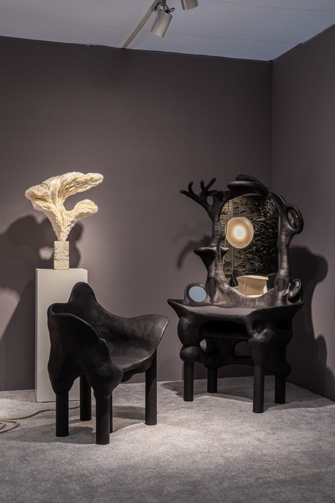 Vadim Kibardin, Black Mirror coiffeuse, 2022