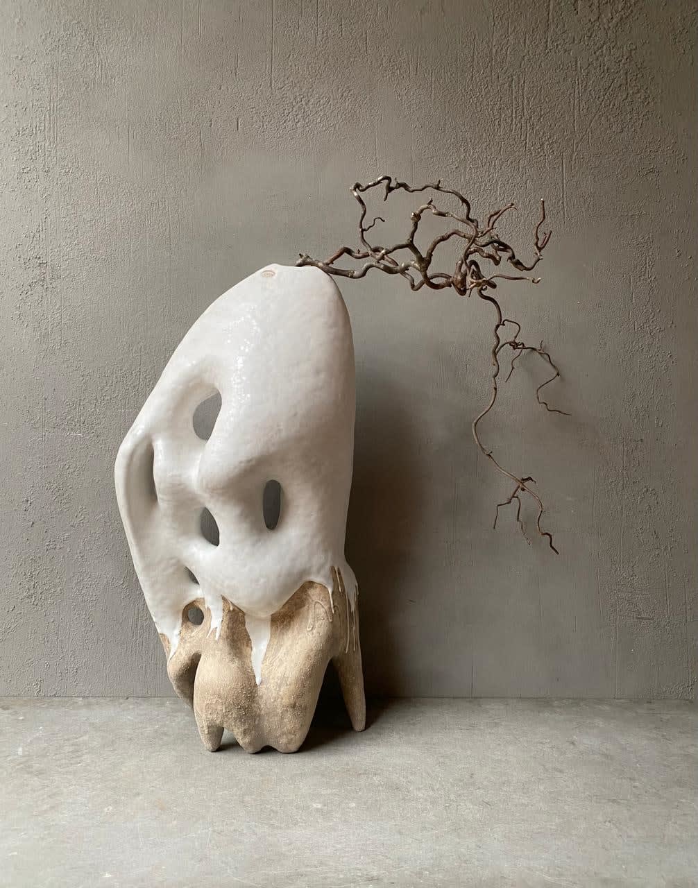 Olesya and Andriy Voznicki, Veil of Time, 2025
